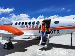  我國首次完成珠峰區(qū)域航空重力測(cè)量